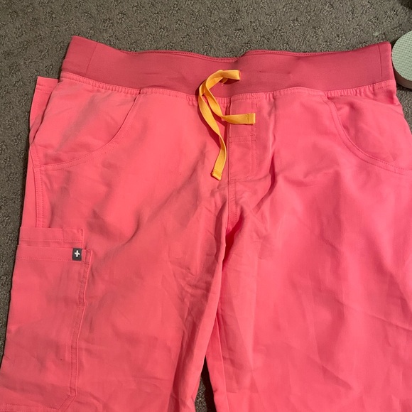 Figs neon pink scrub top and bottom - Picture 2 of 4